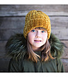 Детска шапка в цвят горчица-0 снимка