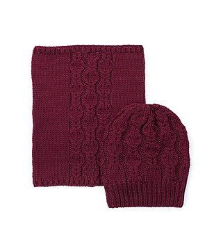 Дамски комплект шал и шапка в бордо снимка