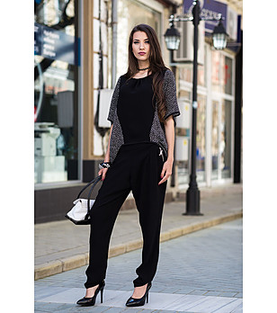 Комплект от блуза и панталон в черно снимка