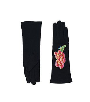 Черни дамски ръкавици с червена бродерия снимка