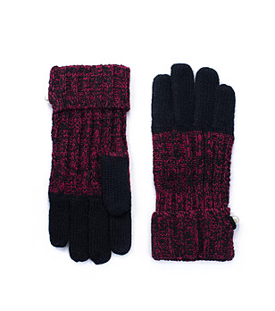 Плетени дамски ръкавици в черно и червено снимка