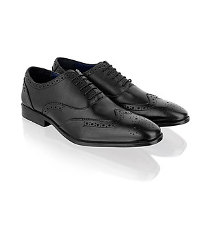 Черни мъжки кожени обувки тип Оксфорд снимка