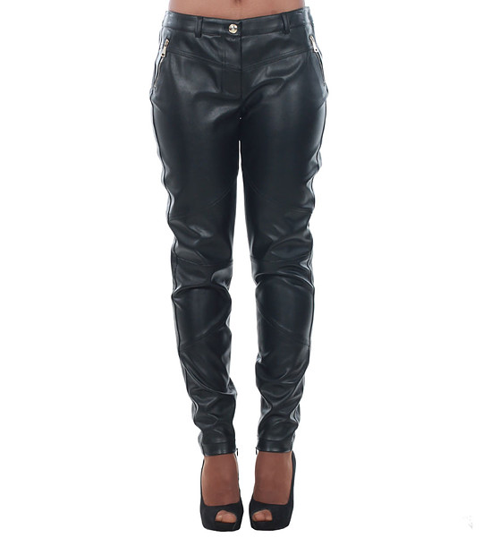Дамски панталон в черно имитация на кожа Adelaide снимка