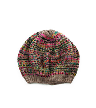 Кафява дамска шапка с многоцветни ленти Daysie снимка
