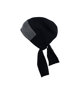 Нестандартна дамска шапка в черно Lorrain снимка