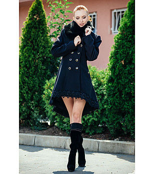 Черно дамско палто снимка