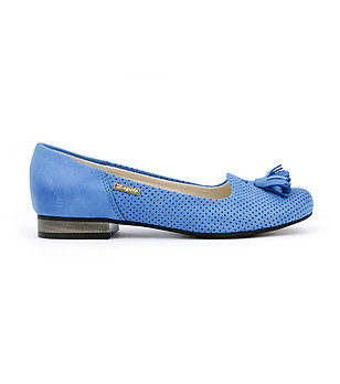 Сини кожени дамски обувки с перфорации снимка