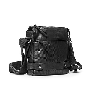 Черна кожена чанта за рамо снимка