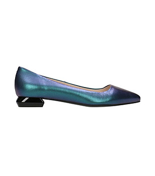 Дамски кожени обувки с метален ефект в синьо и лилаво Loretta снимка
