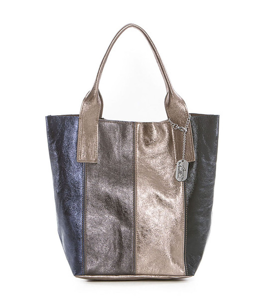 Дамска кожена чанта в бежово, сиво и синьо с лъскав ефект Fresia снимка