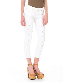 Бял дамски 7/8 панталон с фигурални мотиви Alene снимка