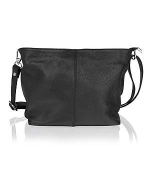Черна дамска чанта от естествена кожа с декоративен шев снимка