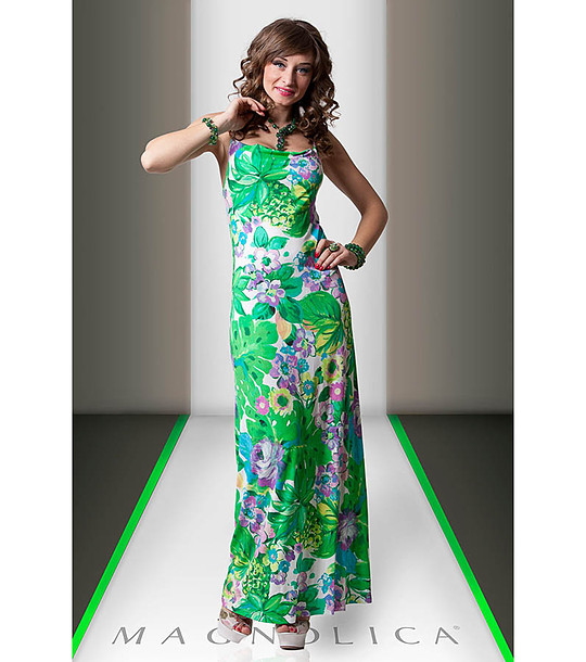 Дълга зелена рокля с флорален принт снимка