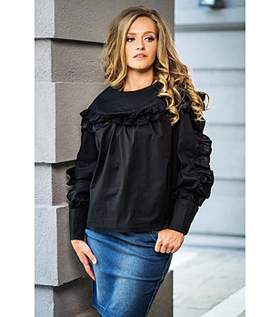 Черна дамска блуза с къдрички с памук снимка