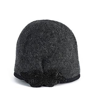 Дамска вълнена шапка в цвят графит и черно Alvara снимка