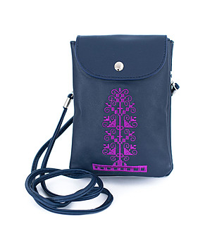 Тъмносиня дамска чанта за рамо с бродерия в лилаво снимка