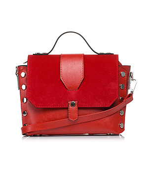 Червена дамска чанта с декоративни капси Molina снимка