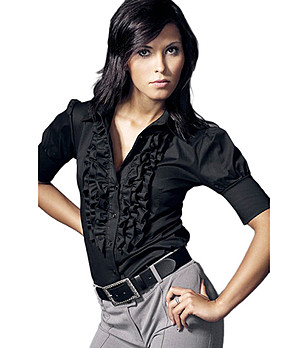 Черна дамска риза с къдрички Leona снимка