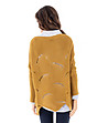 Дълъг дамски пуловер с ажурена плетка в цвят горчица-1 снимка