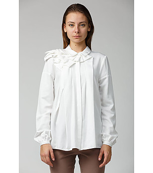 Бяла дамска риза Frances с нестандартен дизайн снимка
