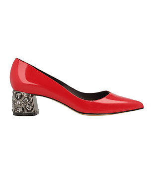 Червени дамски кожени обувки с лъскав ефект Thalia снимка