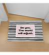 Раирана постелка в черно, бяло и розово 52х75 см-0 снимка