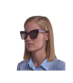 Слънчеви очила в черно и червено с нестандартен дизайн Klea снимка