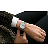 Сребрист дамски часовник с ефектна верижка Ruinette -1 снимка