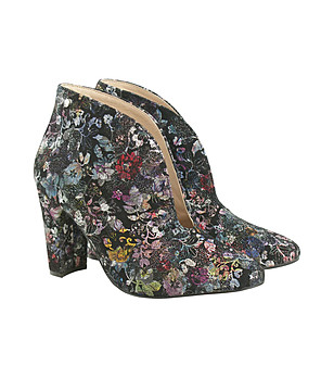 Многоцветни дамски кожени обувки с флорални мотиви Idalia снимка