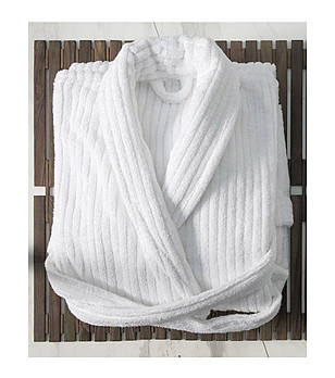 Бял памучен халат за баня снимка