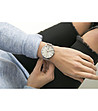 Сребрист дамски часовник с ефектна верижка Jaya-1 снимка