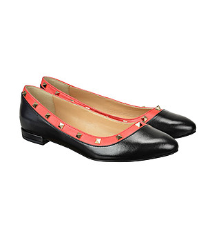 Дамски кожени обувки в черно и цвят корал Lavina снимка