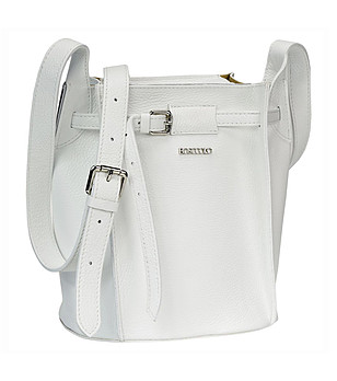 Бяла кожена дамска чанта с каишка с катарама Volena снимка