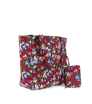 Голяма чанта в червен нюанс с принт Рози снимка