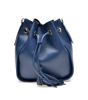 Синя дамска кожена чанта с пискюли Zaira снимка