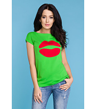 Дамска памучна тениска в зелен нюанс с червена щампа Ilana снимка