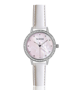 Сребрист дамски часовник с кристали и бяла каишка Tiffany снимка