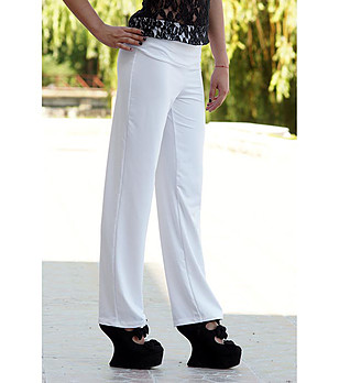 Бял дамски панталон снимка
