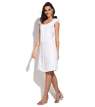 Бяла ленена рокля с набори при деколтето Alva снимка