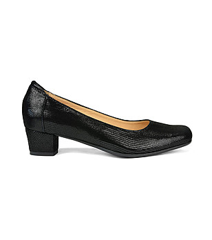 Черни дамски кожени обувки Minelli снимка