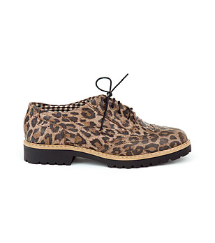 Кафяви дамски кожени обувки с леопардов принт Irosa снимка