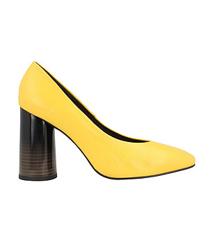 Елегантни кожени дамски обувки в жълто Tiera снимка