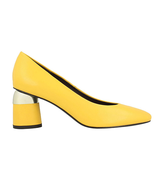 Дамски жълти обувки от естествена кожа Armina снимка