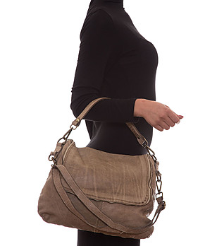 Дамска кожена чанта в цвят таупе Elina снимка