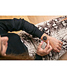 Розовозлатист дамски часовник с черен циферблат Lenitta-1 снимка