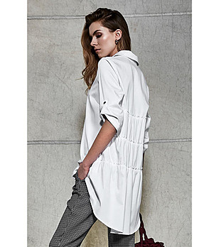 Памучна дамска асиметрична риза в бяло Zefira снимка