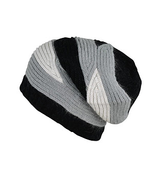 Дамска шапка в сиво, черно и бяло снимка