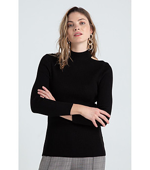 Дамски пуловер в черно Daneta снимка