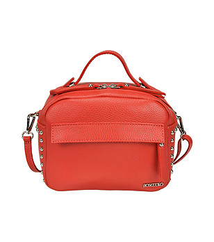 Малка дамска кожена чанта в червено Celine снимка