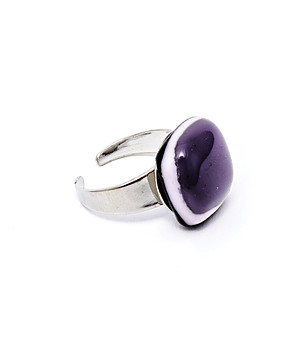 Сребрист пръстен с лилав елемент Zita снимка
